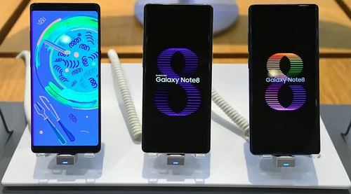 A Samsung smartphone Photo: AFP