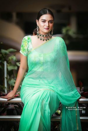 Actress Nazira Mou. Photo: From Facebook.