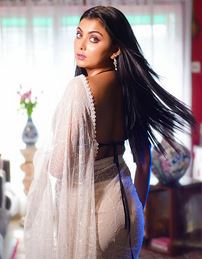 Idhikar was not able to love because of his mother's strict discipline. From the actress's Instagram